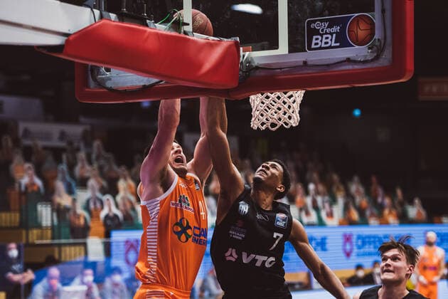 easyCredit BBL 29 Matchday RASTA Vechta vs Hamburg Towers, 07 04 2021 Will Vorhees RASTA Vechta, 41 , Kameron Taylor Hamburg Towers, 7 easyCredit BBL 29 Matchday RASTA Vechta vs Hamburg Towers on 07 04 2021 in Vechta RASTA Dome , Germany, Copyright: xBEAUTIFULxSPORTS Neddermannx