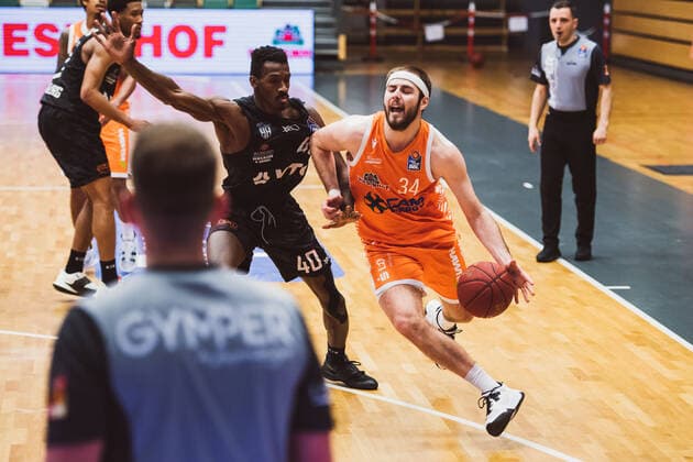 easyCredit BBL 29 Matchday RASTA Vechta vs Hamburg Towers, 07 04 2021 Zac Cuthbertson Hamburg Towers, 40 , Jesse Johannes Hunt RASTA Vechta, 34 easyCredit BBL 29 Matchday RASTA Vechta vs Hamburg Towers on 07 04 2021 in Vechta RASTA Dome , Germany, Copyright: xBEAUTIFULxSPORTS Neddermannx