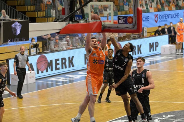 Will VORHEES 41 Rasta Vechta is blocked by Kameron TAYLOR 7 Hamburg Towers Rasta Vechta vs Hamburg Towers, Basketball, easyCredit BBL Bundesliga, 07 04 2021, 29 Matchday, Season 2020 2021 Copyright xErikxHillmer EIBNERx EP ehr Rasta Vechta vs Hamburg Towers, Basketball, easyCredit BBL Bundesliga, 07 04 2021, 29 Matchday, Season 2020 2021 Vechta Copyright: xErikxHillmer EIBNERx EP_ehr