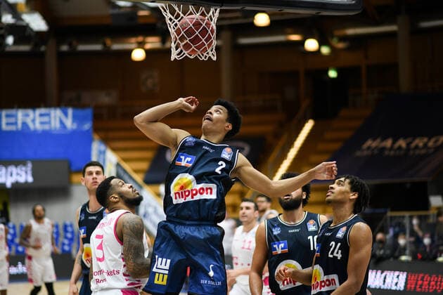 Trae Bell Haynes HAKRO Merlins Crailsheim and Jeremy Jones HAKRO Merlins Crailsheim defend at the basket, GER, HAKRO Merlins Crailsheim vs Telekom Baskets Bonn, 07 04 2021, 29 Spieltag easycredit Basketball Bundesliga, Spielzeit 2020 2021 GER, HAKRO Merlins Crailsheim vs Telekom Baskets Bonn, 07 04 2021, 29 Spieltag easycredit Basketball Bundesliga, Spielzeit 2020 202 Crailsheim Copyright: xEibnerxPressefoto MichaelxMemmlerx EP_MMR