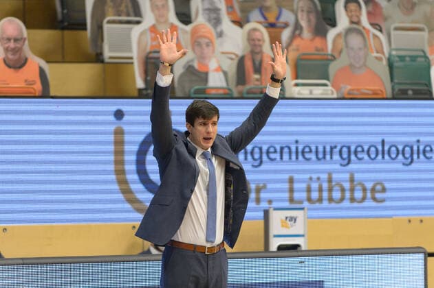 Pedro CALLES PORRES coach head coach head coach Hamburg Towers Rasta Vechta vs Hamburg Towers, basketball, easyCredit BBL Bundesliga, 07 04 2021, 29 match day, season 2020 2021 Copyright xErikxHillmer EIBNERx EP ehr Rasta Vechta vs Hamburg Towers, basketball, easyCredit BBL Bundesliga, 07 04 2021, 29 match day, season 2020 2021 Vechta Copyright: xErikxHillmer EIBNERx EP_ehr