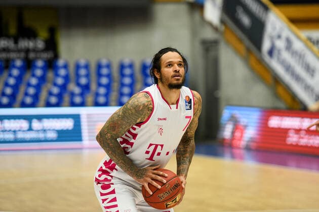 Chris Babb Telekom Baskets Bonn shooting a free throw, GER, HAKRO Merlins Crailsheim vs Telekom Baskets Bonn, 07 04 2021, 29 Spieltag easycredit Basketball Bundesliga, Spielzeit 2020 2021 GER, HAKRO Merlins Crailsheim vs Telekom Baskets Bonn, 07 04 2021, 29 Spieltag easycredit Basketball Bundesliga, Spielzeit 2020 202 Crailsheim Copyright: xEibnerxPressefoto MichaelxMemmlerx EP_MMR