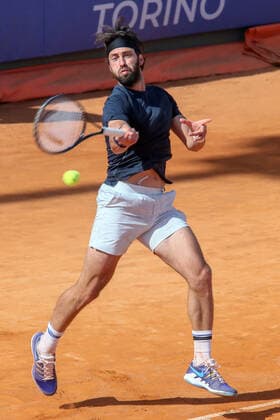 2021 Sardegna Open Tennis - 20210407 CAGLIARI, ITALY, APR 07: Nikoloz Basilashvili in action during the ATP, Tennis Herren Tour 250 Sardegna Open tennis match in Cagliari, Italy on April 07, 2021. Cagliari Tennis Club Cagliari Italy 6467_236921 Copyright: xGiampieroxSposito PentaxPressx