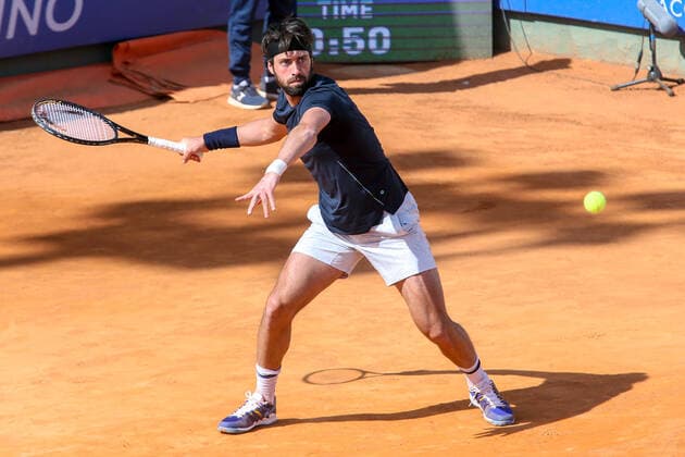 2021 Sardegna Open Tennis - 20210407 CAGLIARI, ITALY, APR 07: Nikoloz Basilashvili in action during the ATP, Tennis Herren Tour 250 Sardegna Open tennis match in Cagliari, Italy on April 07, 2021. Cagliari Tennis Club Cagliari Italy 6467_236918 Copyright: xGiampieroxSposito PentaxPressx