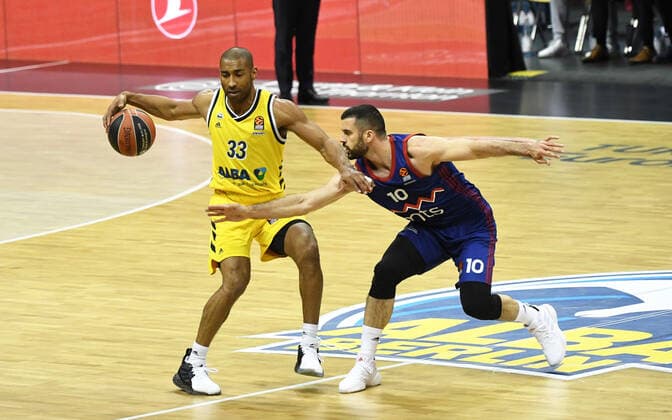 Basketball, Men, 2020 2021 season, EuroLeague 34 matchday , Alba Berlin Red Star Belgrade, v l Jayson Granger Alba Berlin , Branko Lazic Red Star Belgrade , 08 04 2021, Copyright: xSebastianxRäppoldx xMatthiasxKox