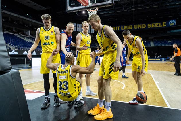Basketball Berlin 08 04 2021 Euroleague Season 2020 2021 Alba Berlin Red Star Belgrade Jayson Granger Alba Berlin, No 33 Ben Lammers Alba Berlin, No 50 Niels Giffey Alba Berlin, No 05 Luke Sikma Alba Berlin, No 43 Dejan Davidovac Belgrade, No 07