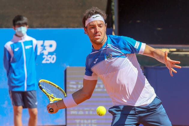 2021 Sardegna Open Tennis - 20210408 CAGLIARI, ITALY, APR 08: Marco Cecchinato in action during the ATP, Tennis Herren Tour 250 Sardegna Open tennis match against Yannick Hanfmann in Cagliari, Italy on April 08, 2021. Yannick Hanfmann won the match 7-5, 6-1. Cagliari Tennis Club Cagliari Italy 6473_237137 Copyright: xGiampieroxSposito PentaxPressx