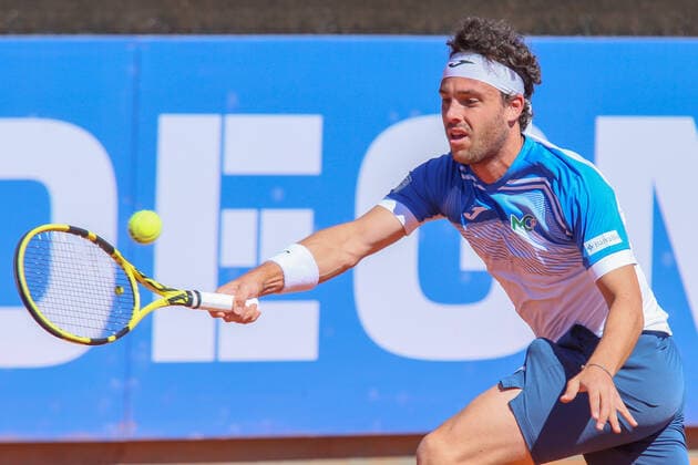 2021 Sardegna Open Tennis - 20210408 CAGLIARI, ITALY, APR 08: Marco Cecchinato in action during the ATP, Tennis Herren Tour 250 Sardegna Open tennis match against Yannick Hanfmann in Cagliari, Italy on April 08, 2021. Yannick Hanfmann won the match 7-5, 6-1. Cagliari Tennis Club Cagliari Italy 6473_237144 Copyright: xGiampieroxSposito PentaxPressx