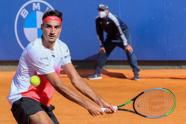 2021 Sardegna Open Tennis - 20210408 CAGLIARI, ITALY, APR 08: Lorenzo Sonego in action during the ATP, Tennis Herren Tour 250 Sardegna Open tennis match against Gilles Simon in Cagliari, Italy on April 08, 2021. sonego won the match 6-4, 6-1. Cagliari Tennis Club Cagliari Italy 6473_237106 Copyright: xGiampieroxSposito PentaxPressx