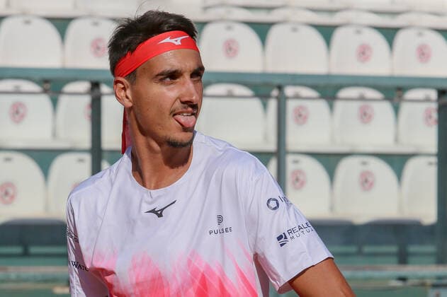 2021 Sardegna Open Tennis - 20210408 CAGLIARI, ITALY, APR 08: Lorenzo Sonego celebrates after winning the ATP, Tennis Herren Tour 250 Sardegna Open tennis match against Gilles Simon in Cagliari, Italy on April 08, 2021. sonego won the match 6-4, 6-1. Cagliari Tennis Club Cagliari Italy 6473_237116 Copyright: xGiampieroxSposito PentaxPressx