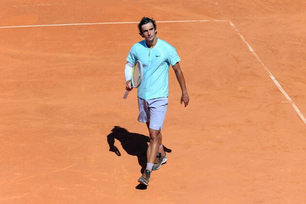 2021 Sardegna Open Tennis - 20210408 CAGLIARI, ITALY, APR 08: Lorenzo Musetti celebrates after winning the ATP, Tennis Herren Tour 250 Sardegna Open tennis match against Daniel Evans in Cagliari, Italy on April 08, 2021. Musetti won the match 6-1, 1-6, 7-6. Cagliari Tennis Club Cagliari Italy 6473_237092 Copyright: xGiampieroxSposito PentaxPressx