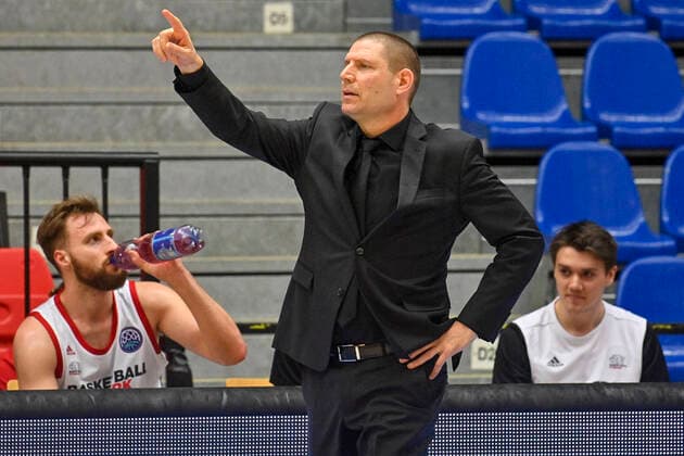 Coach of Nymburk Oren Amiel in action during the Men s Basketball Champions League 4th round match ERA Nymburk vs Casademont Zaragoza played in group L in Nymburk, Czech Republic, April 8, 2021. (CTKxPhoto VitxSimanek) CTKPhotoP2021040810067  VIS 015
