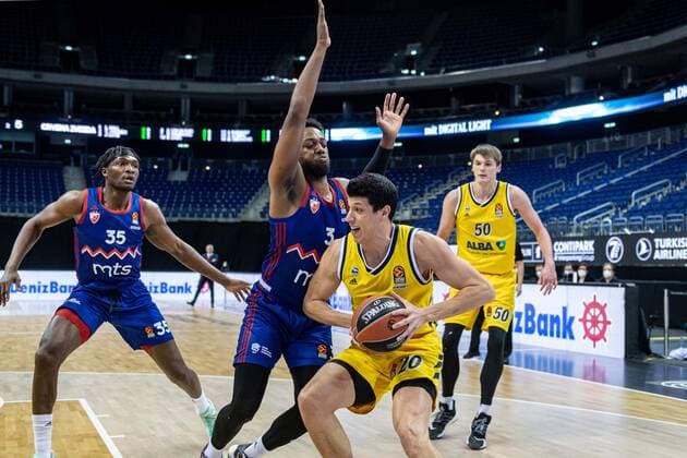 Basketball Berlin 08 04 2021 Euroleague Season 2020 2021 Alba Berlin Red Star Belgrade Simone Fontecchio Alba Berlin, No 20 Jordan Loyd Belgrade, No 03