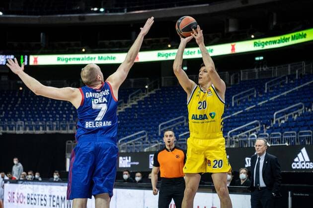 Basketball Berlin 08 04 2021 Euroleague Season 2020 2021 Alba Berlin Red Star Belgrade Simone Fontecchio Alba Berlin, No 20 Dejan Davidovac Belgrade, No 07