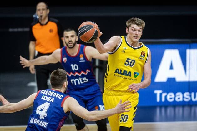 Basketball Berlin 08 04 2021 Euroleague Season 2020 2021 Alba Berlin Red Star Belgrade Ben Lammers Alba Berlin, No 50 Aleksa Uskokovic Belgrade, No 04