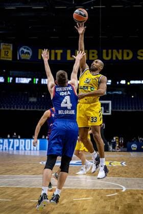 Basketball Berlin 08 04 2021 Euroleague Season 2020 2021 Alba Berlin Red Star Belgrade Jayson Granger Alba Berlin, No 33 Aleksa Uskokovic Belgrade, No 04
