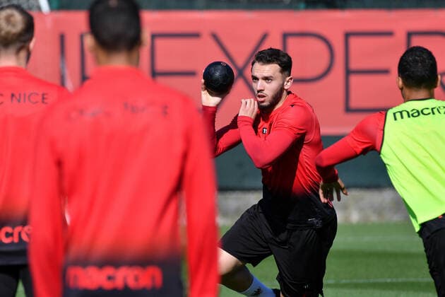 Amine Gouiri - OGC Nice - Centre d entrainement et de formation a Nice FOOTBALL : Entrainement OGC Nice - 09 04 2021 LionelUrman Panoramic 