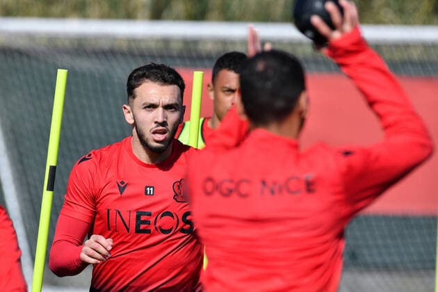 Amine Gouiri - OGC Nice - Centre d entrainement et de formation a Nice FOOTBALL : Entrainement OGC Nice - 09 04 2021 LionelUrman Panoramic 
