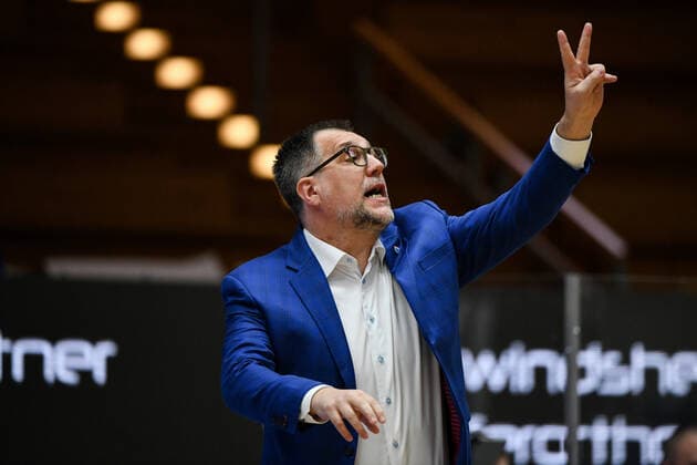 Silvano Poropat Syntainics MBC, Headcoach gives instructions, GER, HAKRO Merlins Crailsheim vs Syntainics MBC, 09 04 2021, 27 Spieltag easycredit Basketball Bundesliga, Spielzeit 2020 2021 GER, HAKRO Merlins Crailsheim vs Syntainics MBC, 09 04 2021, 27 Spieltag easycredit Basketball Bundesliga, Spielzeit 2020 2021 Crailsheim Copyright: xEibnerxPressefoto MichaelxMemmlerx EP_MMR