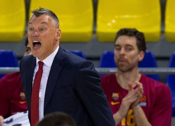 Barça s head coach Sarunas Jasikevicius reacts during a Euroleague basketball match between FC Barcelona, Barca and Bayern Munich at Palau Blaugrana in Barcelona, Spain, 09 April 2021. FC Barcelona vs Bayern Munich !ACHTUNG: NUR REDAKTIONELLE NUTZUNG!  Copyright: xEnricxFontcubertax GRAF1074 20210409-637536030771734742