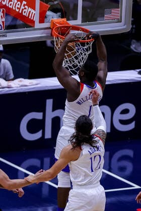 NEW ORLEANS, LA - APR 09: New Orleans Pelicans forward Zion Williamson (1) dunks the ball against Philadelphia 76ers in the first half during a NBA, Basketball Herren, USA game between the New Orleans Pelicans and the Philadelphia 76ers at Smoothie King Center in New Orleans, LA on Apr 09, 2021. (Photo by Stephen Lew Icon Sportswire) NBA: APR 09 76ers at Pelicans Icon21040911766276