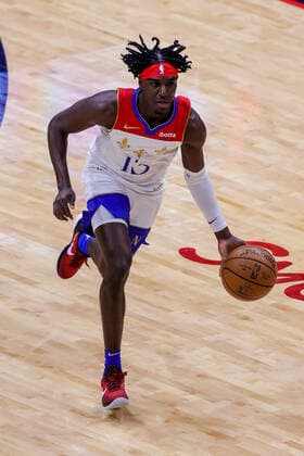 NEW ORLEANS, LA - APR 09: New Orleans Pelicans guard Kira Lewis Jr. (13) brings the ball up court against Philadelphia 76ers during a NBA, Basketball Herren, USA game between the New Orleans Pelicans and the Philadelphia 76ers at Smoothie King Center in New Orleans, LA on Apr 09, 2021. (Photo by Stephen Lew Icon Sportswire) NBA: APR 09 76ers at Pelicans Icon210409119144