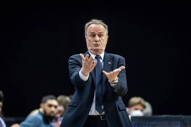 Basketball Berlin 10 04 2021 1 Bundesliga easyCredit BBL BBL season 2020 2021 Alba Berlin Hamburg Towers Aito Garcia Reneses Alba Berlin, coach