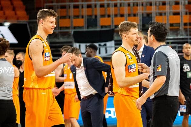 happy winners, Ratiopharm Ulm wins against Jobstairs Giessen 46ers with 109 79 GER, Ratiopharm Ulm vs JobStairs Giessen 46ers, easycredit 1 Bundesliga Basketball, 27 Matchday, Season 2020 21, 10 04 2021 Ratiopharm Ulm vs JobStairs Giessen 46ers, 1 Basketball Bundesliga Neu Ulm Copyright: xEibner-Pressefoto RogerxBuerkex EP_EER