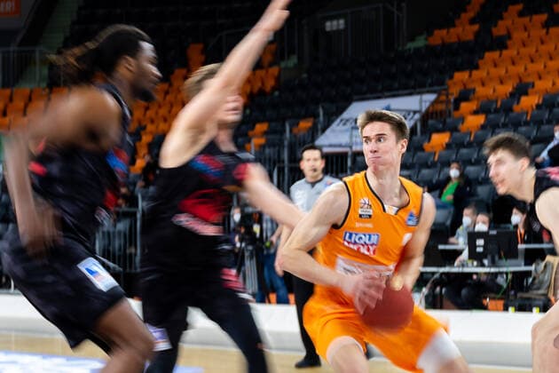 Marius Stoll Ratiopharm Ulm 09 GER, Ratiopharm Ulm vs JobStairs Giessen 46ers, easycredit 1 Bundesliga Basketball, 27 Matchday, Season 2020 21, 10 04 2021 Ratiopharm Ulm vs JobStairs Giessen 46ers, 1 Basketball Bundesliga New Ulm. Copyright: xEibner-Pressefoto RogerxBuerkex EP_EER