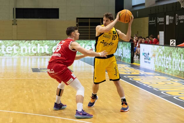 Michael Kuczmann Bayer Giants Leverkusen, 25 Gianni Otto Tigers Tübingen, 10 ¨¨¨Tigers Tübingen vs Bayer Giants Leverkusen, 2 basketball, Bundesliga, Pro A, Barmer 2 Basketball, Matchday 30, Season 2020 2021, 10 04 2021, ¨¨ Tigers Tübingen Bayer Giants Leverkusen, basketball, 2 Bundesliga, Barmer 2 Basketball, Matchday 30, Season 2020 2021, 10 04 2021 Rottenburg am Neckar. Copyright: xNinaxSander xEibnerxPressefotoxIx EP_NSR