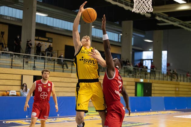 Elias Valtonen Tigers Tübingen, 19 Eddy Edgin Jr Bayer Giants Leverkusen, 22 ¨¨¨Tigers Tübingen vs Bayer Giants Leverkusen, 2 Basketball, Bundesliga, Pro A, Barmer 2 Basketball, Spieltag 30, Spielzeit 2020 2021, 10 04 2021, ¨¨Tigers Tübingen Bayer Giants Leverkusen, Basketball, 2 Bundesliga, Barmer 2 Basketball, Spieltag 30, Spielzeit 2020 2021, 10 04 2021 Rottenburg am Neckar. Copyright: xNinaxSander xEibnerxPressefotoxIx EP_NSR