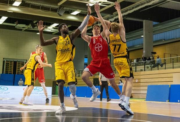 Valentin Blass Bayer Giants Leverkusen, 8 ¨¨Tigers Tübingen vs Bayer Giants Leverkusen, 2 Basketball, Bundesliga, Pro A, Barmer 2 Basketball, Matchday 30, Season 2020 2021, 10 04 2021, ¨¨ Tigers Tübingen Bayer Giants Leverkusen, Basketball, 2 Bundesliga, Barmer 2 Basketball, Matchday 30, Season 2020 2021, 10 04 2021 Rottenburg am Neckar. Copyright: xDennisxDuddek xEibnerxPressefotox EP_DDU