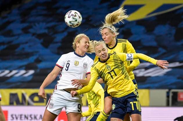 L R Lindsey Horan of USA, Caroline Seger and Linda Sembrant of Sweden in action during a friendly international soccer match between Sweden and USA at Friends Arena in Stockholm, Sweden, on Saturday April 10, 2021 Photo Janerik Henriksson TT kod 10010 SWEDEN OUT STOCKHOLM SWEDEN SOCCER x10010x,  Copyright: xJanerikxHenriksson TTx SOCCER SWEDEN-USA
