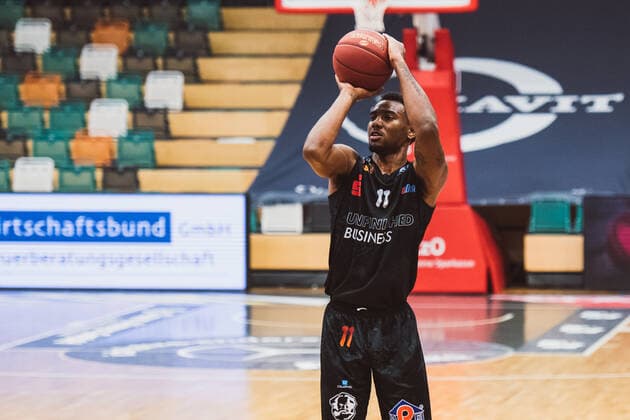 easyCredit BBL 27 Matchday RASTA Vechta vs NINERS Chemnitz, 10 04 2021 Isiaha Mike NINERS Chemnitz, 11 easyCredit BBL 27 Matchday RASTA Vechta vs NINERS Chemnitz on 10 04 2021 in Vechta RASTA Dome , Germany, Copyright: xBEAUTIFULxSPORTS Neddermannx