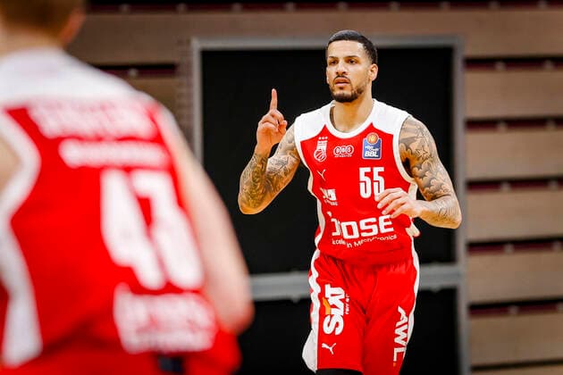 Tyler Larson Brose Bamberg, 55 medi Bayreuth Brose Bamberg, easyCredit Basketball Bundesliga, Saison 2020 2021, 27 Spieltag, Bayreuth, Germany, Oberfrankenhalle, 10 04 2021 DanielxLöb