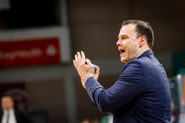 Headcoach Johan Roijakkers Brose Bamberg medi Bayreuth Brose Bamberg, easyCredit Basketball Bundesliga, Saison 2020 2021, 27 Spieltag, Bayreuth, Germany, Oberfrankenhalle, 10 04 2021 Copyright: DanielxLöb