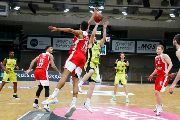 27 Matchday of the easyCredit BBL Basketball Bundesliga on 10 April 2021at the Oberfrankenhalle in Bayreuth Bavaria Germany Season 2020 2021 Medi Bayreuth vs Brose Bamberg Bastian Doreth Medi Bayreuth 10 right Kenneth Ogbe Brose Bamberg 25 left