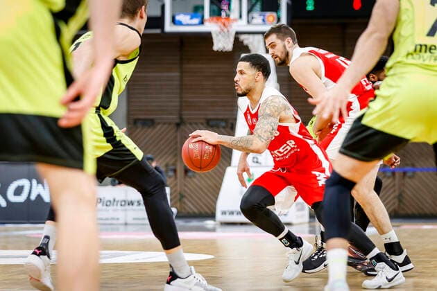 Center Tyler Larson Brose Bamberg, 55 medi Bayreuth Brose Bamberg, easyCredit Basketball Bundesliga, Saison 2020 2021, 27 Spieltag, Bayreuth, Germany, Oberfrankenhalle, 10 04 2021 DanielxLöb