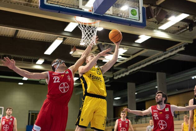 Dennis Heinzmann Bayer Giants Leverkusen, 22 Jekabs Beck Tigers Tübingen, 15 ¨¨¨Tigers Tübingen vs Bayer Giants Leverkusen, 2 Basketball, Bundesliga, Pro A, Barmer 2 Basketball, Matchday 30, Season 2020 2021, 10 04 2021, ¨¨ Tigers Tübingen Bayer Giants Leverkusen, Basketball, 2 Bundesliga, Barmer 2 Basketball, Matchday 30, Season 2020 2021, 10 04 2021 Rottenburg am Neckar. Copyright: xNinaxSander xEibnerxPressefotoxIx EP_NSR