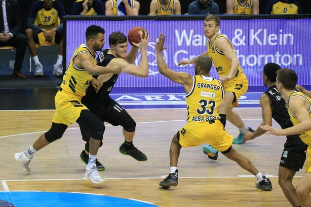 DEU, GER, easyCredit BBL, ALBA vs Hamburg, 10 04 2021, Mercedes Benz Arena, Berlin, DEU, GER, easyCredit BBL, ALBA vs Hamburg, in picture Johannes Thiemann ALBA Berlin 32 , Jayson Granger ALBA Berlin 33 , Niels Giffey ALBA Berlin 5 , Maik Kotsar Hamburg Towers 11 nordphotoxGmbHx xEngler nph00076