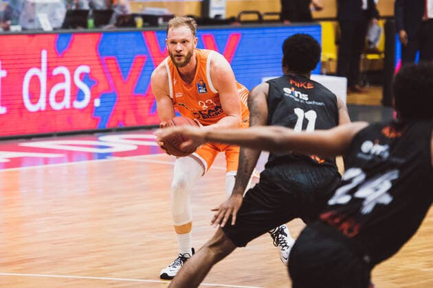 easyCredit BBL 27 Matchday RASTA Vechta vs NINERS Chemnitz, 10 04 2021 Robin Manuel Christen RASTA Vechta, 33 easyCredit BBL 27 Matchday RASTA Vechta vs NINERS Chemnitz on 10 04 2021 in Vechta RASTA Dome , Germany, Copyright: xBEAUTIFULxSPORTS Neddermannx