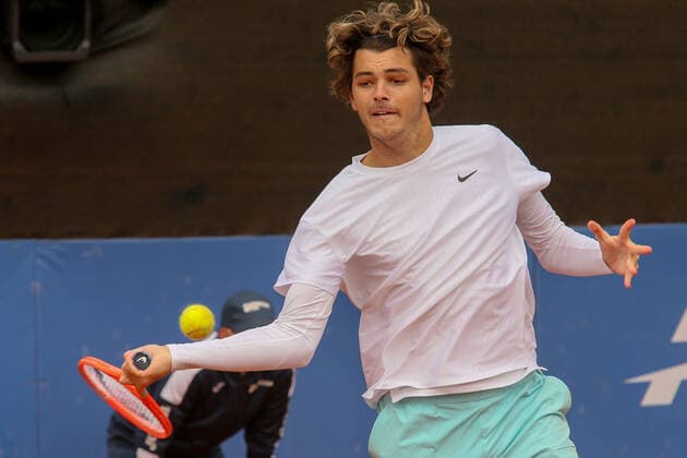 2021 Sardegna Open Tennis - 20210410 CAGLIARI, ITALY, APR 10: Taylor Fritz in action during the semifinal tennis match at the ATP, Tennis Herren Tour 250 Sardegna Open in Cagliari, Italy on April 10, 2021. Cagliari Tennis Club Cagliari Italy 6484_237380 Copyright: xGiampieroxSposito PentaxPressx