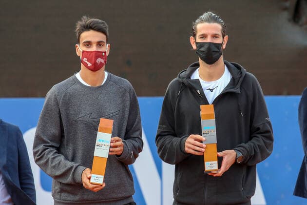 2021 Sardegna Open Tennis - 20210410 CAGLIARI, ITALY, APR 10: Andrea Vavassori and Lorenzo Sonego pose with their trophies after winning the men s tennis doubles final match at the ATP, Tennis Herren Tour 250 Sardegna Open in Cagliari, Italy on April 10, 2021. Cagliari Tennis Club Cagliari Italy 6484_237410 Copyright: xGiampieroxSposito PentaxPressx