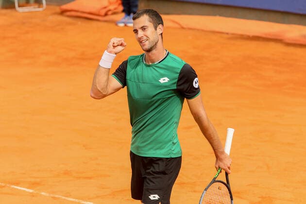 2021 Sardegna Open Tennis - 20210410 CAGLIARI, ITALY, APR 10: Laslo Djere celebrates after winning a the semifinal tennis match at the ATP, Tennis Herren Tour 250 Sardegna Open in Cagliari, Italy on April 10, 2021. Cagliari Tennis Club Cagliari Italy 6484_237345 Copyright: xGiampieroxSposito PentaxPressx