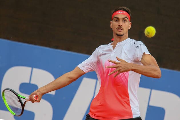 2021 Sardegna Open Tennis - 20210410 CAGLIARI, ITALY, APR 10: Loreno Sonego in action during the semifinal tennis match at the ATP, Tennis Herren Tour 250 Sardegna Open in Cagliari, Italy on April 10, 2021. Cagliari Tennis Club Cagliari Italy 6484_237360 Copyright: xGiampieroxSposito PentaxPressx