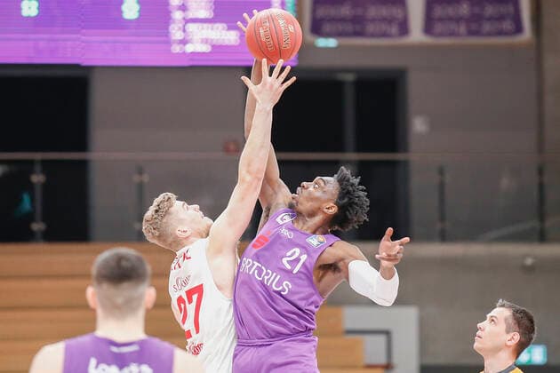 Germany , Goettingen, Sparkassen Arena GoeSF , 11 04 2021, emspor, emonline, despor, deonline, BG Goettingen vs s Oliver Wuerzburg, easyCredit BBL, 27 Spieltag Bild v l Copyright: HMBxMedia JulienxBecker