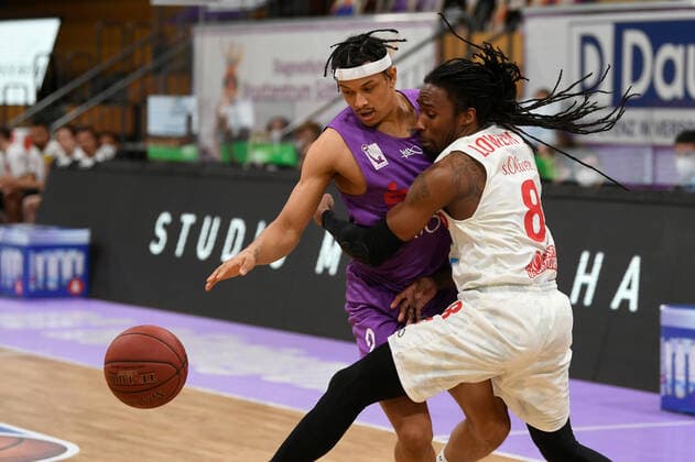 BG Göttingen S Oliver Baskets Würzburg 11 04 2021, Basketball Bundesliga easyCredit BBL, 2020 2021 season, main round, BG Göttingen S Oliver Baskets Würzburg Göttingens Nelson Weidemann l plays against Würzburgs Robert Loewery Göttingen Lower Saxony Germany.