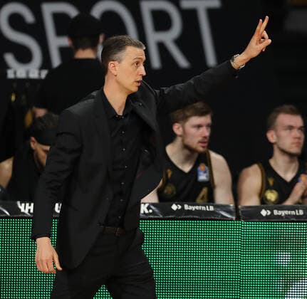 Head coach Pete Strobl Braunschweig gives instructions GER, FC Bayern Basketball vs Loewen Braunschweig, basketball, easyCredit BBL, season 2020 2021, 11 04 2021, GER, FC Bayern Basketball vs Loewen Braunschweig, basketball, easyCredit BBL, season 2020 2021, 11 04 2021, Munich Copyright: xEIBNER MarcelxEngelbrechtx EP_EER