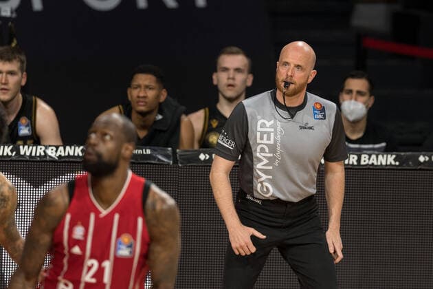 Basketball, BBL, 20210411, FC Bayern München Basketball Löwen Braunschweig In picture referee Benjamin BARTH Munich Audi Dome Bayern Germany Copyright: Passion2Press MarkusxFischerx