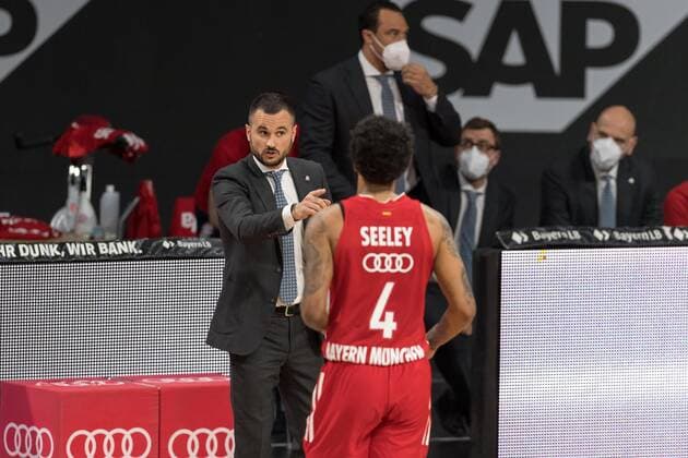 Basketball, BBL, 20210411, FC Bayern München Basketball Löwen Braunschweig In the picture Co coaches of FC Bayern München Adriano VERTEMATI and Dennis Jerome SEELEY FC Bayern München, 4 Munich Audi Dome Bayern Germany Copyright: Passion2Press MarkusxFischerx